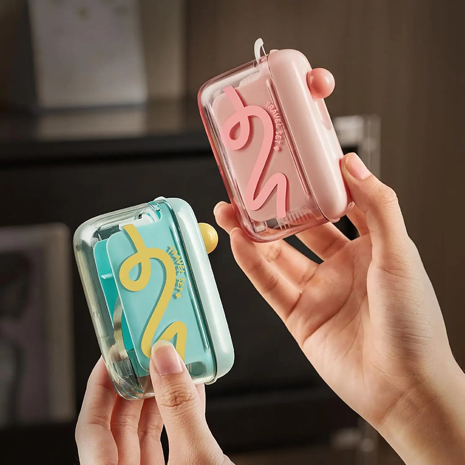 Travel-sized storage case - features an automatic pop-up dispenser, portable and refillable, perfect for oral care at home, in restaurants, and while traveling. Oral Hygiene Kit Oral Care Tools